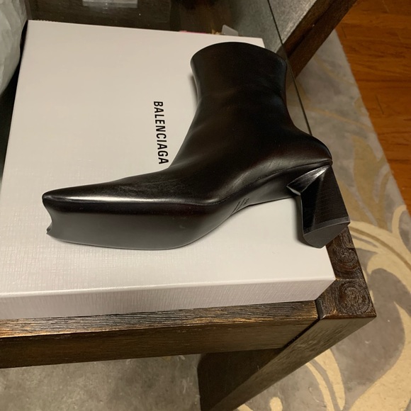 Balenciaga Booties - Picture 4 of 7